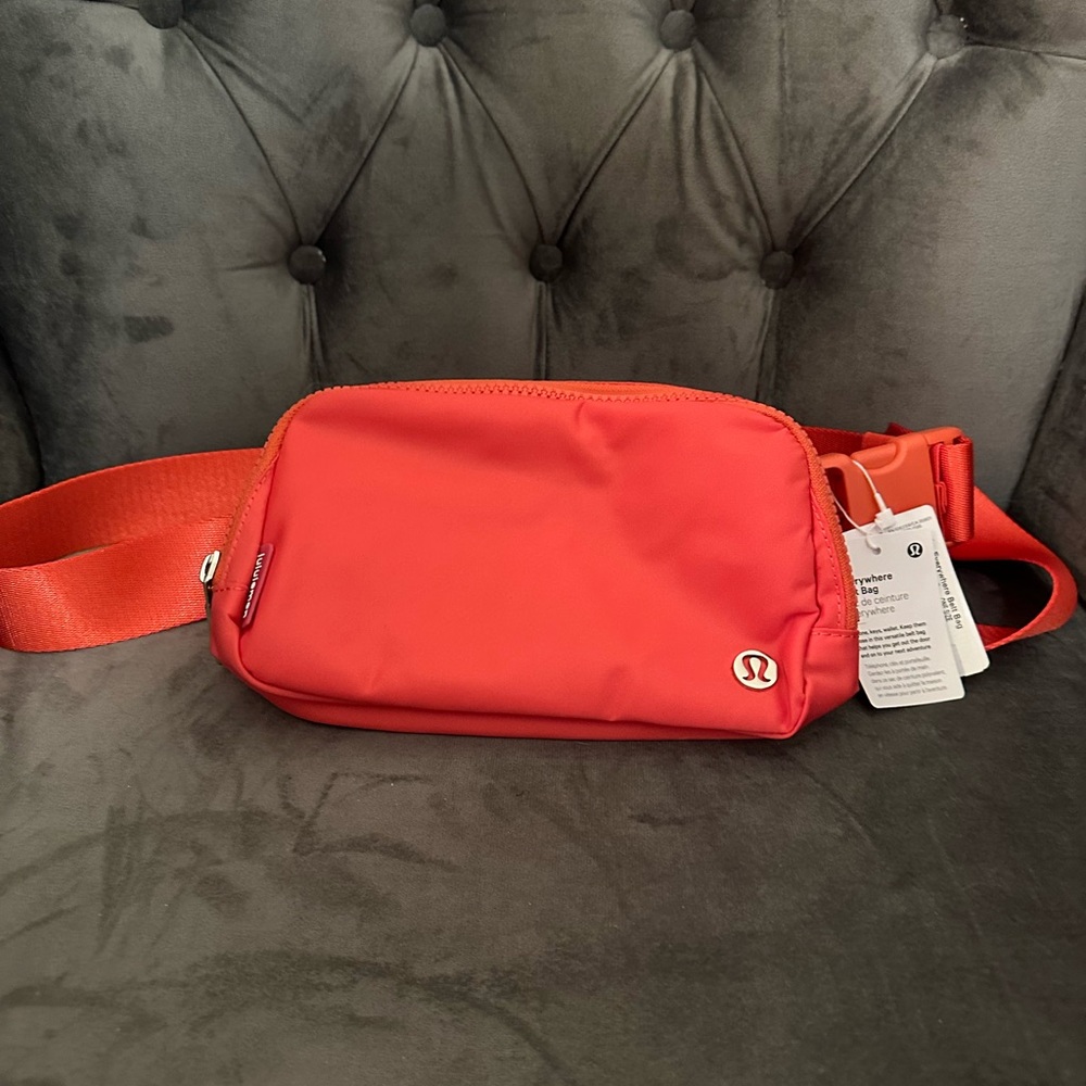 Lululemon everywhere belt bag